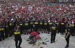 Scene dramatice în capitala Costa Ricăi după înfrângerea din Brazilia Scene dramatice în capitala Costa Ricăi după înfrângerea din Brazilia