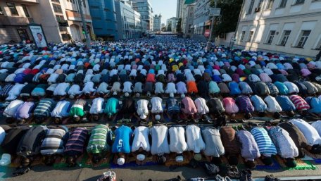 (GALERIE FOTO) Sfârșitul Ramadanului sărbătorit pe străzile din Moscova (GALERIE FOTO) Sfârșitul Ramadanului sărbătorit pe străzile din Moscova