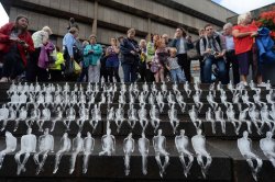 (FOTO) 5000 de omuleți de gheață-un monument în memoria victimelor primului război mondial (FOTO) 5000 de omuleți de gheață-un monument în memoria victimelor primului război mondial