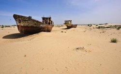 Marea Aral, odată a patra cea mai întinsă mare din lume A SECAT anul acesta complet (FOTO / VIDEO) Marea Aral, odată a patra cea mai întinsă mare din lume A SECAT anul acesta complet (FOTO / VIDEO)