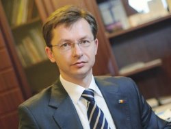 Interviu exclusiv cu Veaceslav Negruţă: „O parte din banii extraşi de la BEM puteau să fie plătiţi ruşilor…” Interviu exclusiv cu Veaceslav Negruţă: „O parte din banii extraşi de la BEM puteau să fie plătiţi ruşilor…”