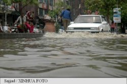 Cel puțin 36 de morți și sute de case izolate din cauza ploilor torențiale, în Pakistan Cel puțin 36 de morți și sute de case izolate din cauza ploilor torențiale, în Pakistan