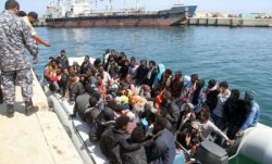 Criza refugiaților: Peste 1.500 de migranți au fost salvați în Mediterana Criza refugiaților: Peste 1.500 de migranți au fost salvați în Mediterana
