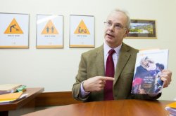 Ian McFarlane: „Este oare femeia din Moldova protejată împotriva violenței în propria sa familie?” Ian McFarlane: „Este oare femeia din Moldova protejată împotriva violenței în propria sa familie?”