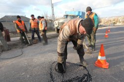 Sindicatele bat alarma. În ajun de sărbători drumarii rămân fără salarii Sindicatele bat alarma. În ajun de sărbători drumarii rămân fără salarii