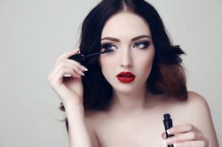 (FRUMUSEȚE) Trucuri pe care nu le ştiai despre folosirea rimelului (FRUMUSEȚE) Trucuri pe care nu le ştiai despre folosirea rimelului