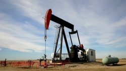 Veniturile din petrol ale Rusiei s-au redus cu jumătate Veniturile din petrol ale Rusiei s-au redus cu jumătate