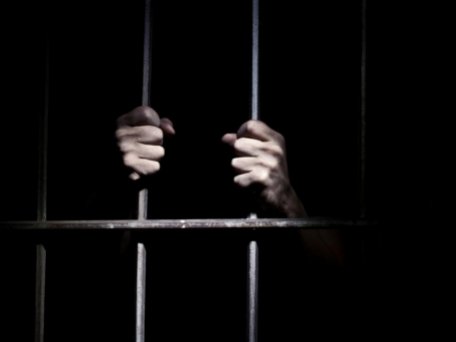 Добро пожаловать в Молдову, пройдемте за решетку! Добро пожаловать в Молдову, пройдемте за решетку!