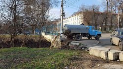 Bâc, râu în două cu deșeuri și cu zero pești Bâc, râu în două cu deșeuri și cu zero pești