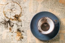 Nu arunca zaţul de cafea. Şase întrebuinţări mai puţin obişnuite Nu arunca zaţul de cafea. Şase întrebuinţări mai puţin obişnuite
