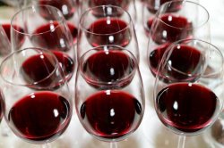 Cât vin ar trebui să bei într-o zi Cât vin ar trebui să bei într-o zi
