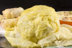 Cum se pregăteşte cea mai bună varză murată, în câţiva paşi simpli Cum se pregăteşte cea mai bună varză murată, în câţiva paşi simpli