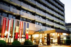 Moldova Agroindbank a procurat hotelul Codru care va fi reconstruit în Oficiul Central al băncii Moldova Agroindbank a procurat hotelul Codru care va fi reconstruit în Oficiul Central al băncii