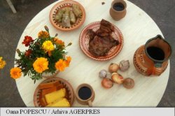 REȚETE VECHI DE 100 DE ANI: Purcel cu varză acră și Frigăruile Aghiuță REȚETE VECHI DE 100 DE ANI: Purcel cu varză acră și Frigăruile Aghiuță