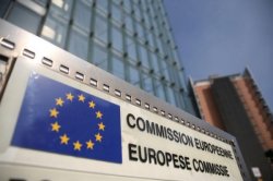 Comisia Europeană avertizează state membre privind încălcarea limitelor de poluare atmosferică Comisia Europeană avertizează state membre privind încălcarea limitelor de poluare atmosferică