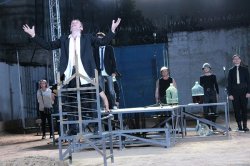 Proiectul de terapie prin teatru pentru deținuții pe viață va continua Proiectul de terapie prin teatru pentru deținuții pe viață va continua