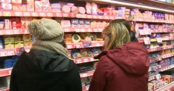 Ungaria acuză: Marile companii vând produse mai proaste în Est la preţuri ca în Vest Ungaria acuză: Marile companii vând produse mai proaste în Est la preţuri ca în Vest