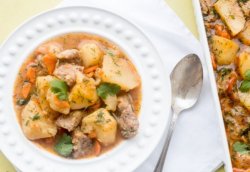Mâncare de cartofi cu carne de porc. Reţeta simplă a deliciosului preparat Mâncare de cartofi cu carne de porc. Reţeta simplă a deliciosului preparat