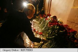 Sankt-Petersburg în doliu, a doua zi după atentatul din metrou (GALERIE FOTO) Sankt-Petersburg în doliu, a doua zi după atentatul din metrou (GALERIE FOTO)