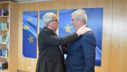 Tăriceanu: I-am spus președintelui Juncker că MCV face ca România să nu fie egala celorlalte țări UE Tăriceanu: I-am spus președintelui Juncker că MCV face ca România să nu fie egala celorlalte țări UE