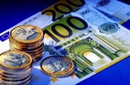 Europa ne dă bani, iar noi îi cheltuim cum vrem Europa ne dă bani, iar noi îi cheltuim cum vrem
