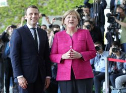 Emmanuel Macron vrea intensificarea relaţiei cu Germania şi aprofundarea integrării europene/ Angela Merkel cere consolidarea zonei euro şi eficientizarea UE Emmanuel Macron vrea intensificarea relaţiei cu Germania şi aprofundarea integrării europene/ Angela Merkel cere consolidarea zonei euro şi eficientizarea UE