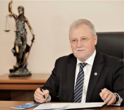 Interviu cu Veaceslav Untilă, președinte al Curții de Conturi: „Noi suntem între ciocan și nicovală” Interviu cu Veaceslav Untilă, președinte al Curții de Conturi: „Noi suntem între ciocan și nicovală”