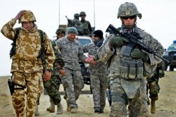 4.000 de militari NATO intră azi în România. Drumurile, pline de coloane militare 4.000 de militari NATO intră azi în România. Drumurile, pline de coloane militare
