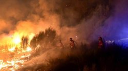 Un incendiu puternic continuă să facă victime în Portugalia Un incendiu puternic continuă să facă victime în Portugalia