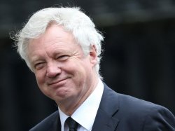 Ministrul britanic pentru Brexit, înaintea începerii negocierilor: „Nu ar trebui să existe nicio îndoială, ieșim din UE” Ministrul britanic pentru Brexit, înaintea începerii negocierilor: „Nu ar trebui să existe nicio îndoială, ieșim din UE”