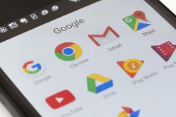 Comisia Europeană ar putea amenda Google cu aproape 1 miliard de euro Comisia Europeană ar putea amenda Google cu aproape 1 miliard de euro