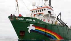 Rusia a fost obligată la plata a 5,3 milioane de euro pentru reținerea ilegală a navei Greenpeace Rusia a fost obligată la plata a 5,3 milioane de euro pentru reținerea ilegală a navei Greenpeace