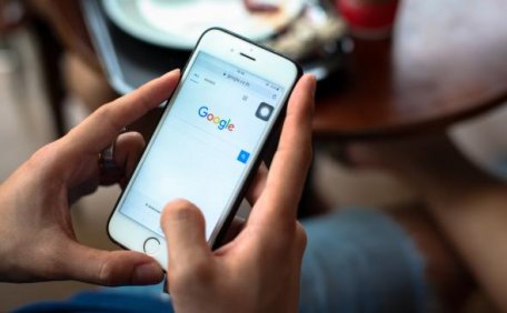 Atenție! Google își modifică aplicația de căutări online pe mobile Atenție! Google își modifică aplicația de căutări online pe mobile