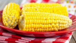 Nouă beneficii ale consumului de porumb fiert Nouă beneficii ale consumului de porumb fiert