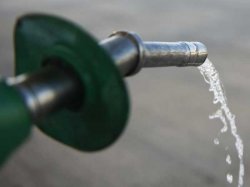 NOI SCUMPIRI / Benzina și motorina vor costa mai scump cu aproximativ 20 de bani NOI SCUMPIRI / Benzina și motorina vor costa mai scump cu aproximativ 20 de bani