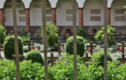 Descoperire șocantă într-un cimitir din România. Ce au văzut oamenii când au mers să-și plângă morții Descoperire șocantă într-un cimitir din România. Ce au văzut oamenii când au mers să-și plângă morții