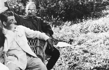 L-a OTRĂVIT Beria pe Stalin? L-a OTRĂVIT Beria pe Stalin?