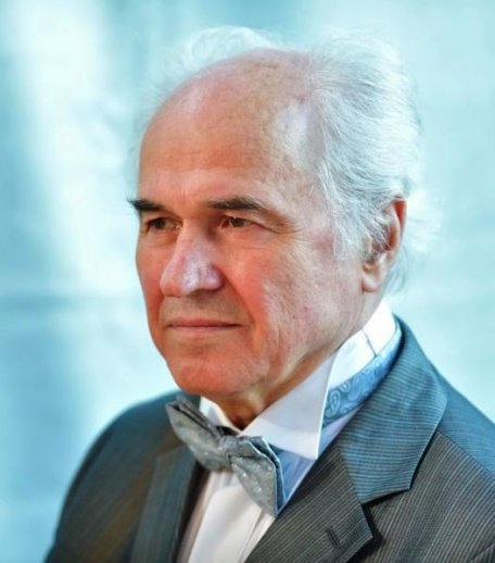 INTERVIU cu Maestrul Eugen Doga: „Umblam cu degetele sângerânde pentru că exersam câte 10-12 ore pe zi” INTERVIU cu Maestrul Eugen Doga: „Umblam cu degetele sângerânde pentru că exersam câte 10-12 ore pe zi”