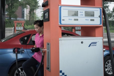 SANCȚIUNI DURE / În Coreea de Nord benzina a ajuns să coste 7 dolari - un litru SANCȚIUNI DURE / În Coreea de Nord benzina a ajuns să coste 7 dolari - un litru