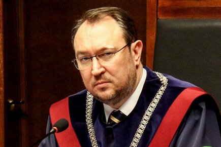 Fostul președinte CC, Alexandru Tănase, despre limba română în Constituție: „Pentru a produce efecte juridice, hotărârile CCM nu au nevoie să fie validate de Parlament” Fostul președinte CC, Alexandru Tănase, despre limba română în Constituție: „Pentru a produce efecte juridice, hotărârile CCM nu au nevoie să fie validate de Parlament”