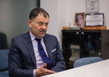Anatol Șalaru: „Băsescu nu s-a alăturat PUN-ului, ci el l-a creat” Anatol Șalaru: „Băsescu nu s-a alăturat PUN-ului, ci el l-a creat”