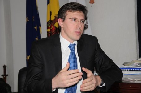 Dorin Chirtoacă: „Mă aștept oricând să fiu plasat după gratii, ca fiind extrem de periculos” Dorin Chirtoacă: „Mă aștept oricând să fiu plasat după gratii, ca fiind extrem de periculos”