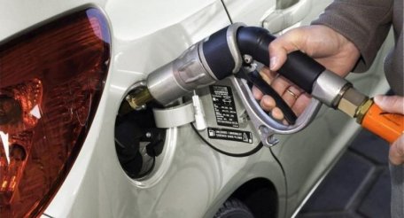 Explozie la o stație PECO. Un șofer a uitat să scoată pompa din rezervor și a pornit la drum Explozie la o stație PECO. Un șofer a uitat să scoată pompa din rezervor și a pornit la drum