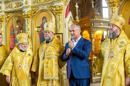Dodon s-a rugat în Biserică înainte de accident / Care sunt cele 7 păcate capitale Dodon s-a rugat în Biserică înainte de accident / Care sunt cele 7 păcate capitale