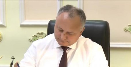VIDEO / PRIMA APARIȚIE a lui Dodon în fața camerii de filmat după accidentul rutier VIDEO / PRIMA APARIȚIE a lui Dodon în fața camerii de filmat după accidentul rutier