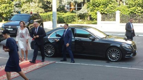 RUȘINOS /// Ce SPUNEA Dodon despre mersul cu Mercedesul în timp ce era în opoziție RUȘINOS /// Ce SPUNEA Dodon despre mersul cu Mercedesul în timp ce era în opoziție