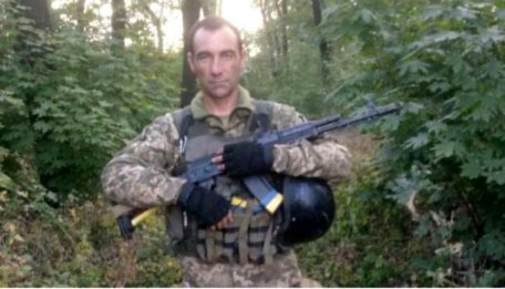 RĂZBOIUL RUSO-UCRAINEAN /// Un român din Cernăuți a fost UCIS de lunești în Donbas RĂZBOIUL RUSO-UCRAINEAN /// Un român din Cernăuți a fost UCIS de lunești în Donbas