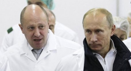 „Novaia Gazeta” îl acuză pe ”bucătarul lui Putin” de o serie de asasinate la comandă „Novaia Gazeta” îl acuză pe ”bucătarul lui Putin” de o serie de asasinate la comandă