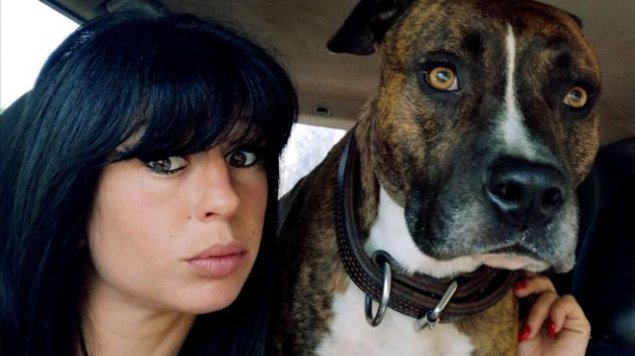 Femeie din SUA acuzată că a ucis un bărbat cu câinele pit bull