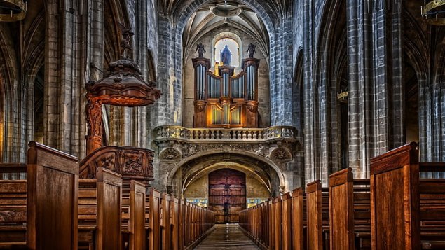 https://www.timpul.md/uploads/modules/news/2020/02/152113/635x0_cathedral-church-france-religion-wallpaper-preview.jpg